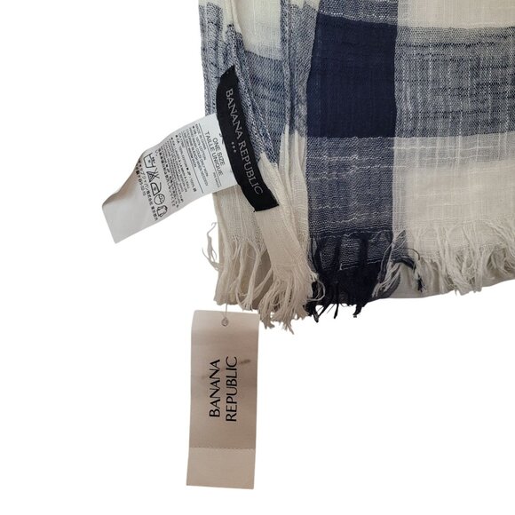 NWT Banana Republic Beige & Navy Plaid Fringe Scarf - Picture 3 of 14